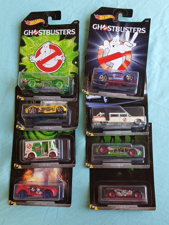 Hot Wheels Other - Hot Wheels Set Of 8 Ghostbusters Die-Cast Car Set NEW